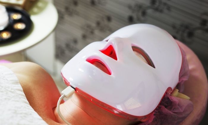 red light therapy face mask