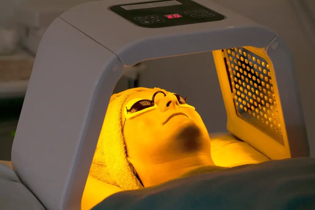 yellow led light therapy