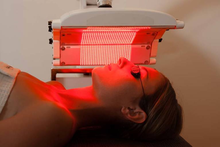 Red Light Therapy Pros and Cons