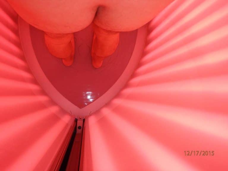 Exploring Red Light Therapy: Pros and Cons