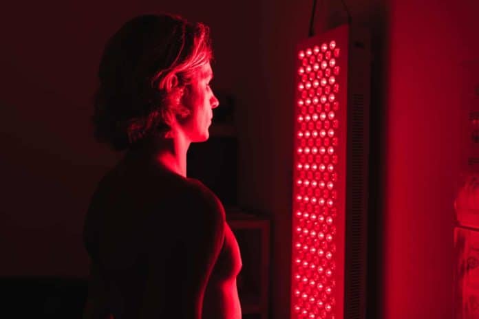 Maximizing Gains: Red Light Therapy Benefits for Home Gym Enthusiasts