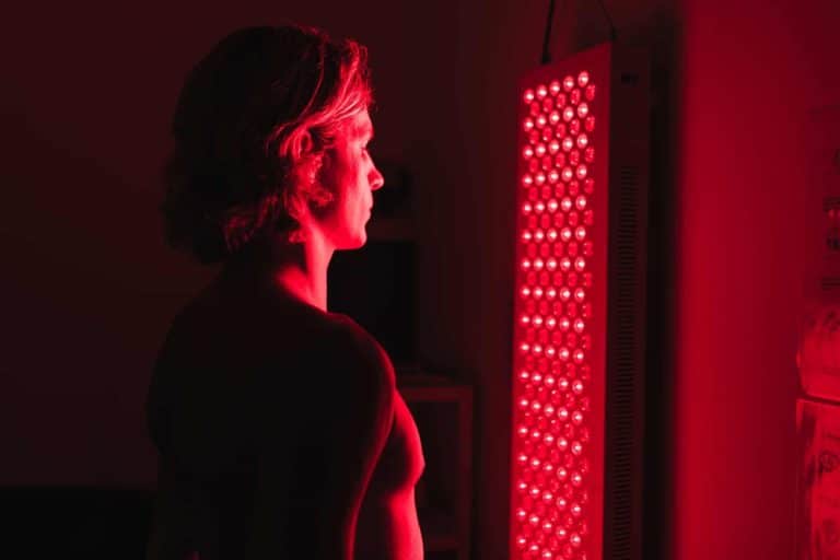 Maximizing Gains: Red Light Therapy Benefits for Home Gym Enthusiasts